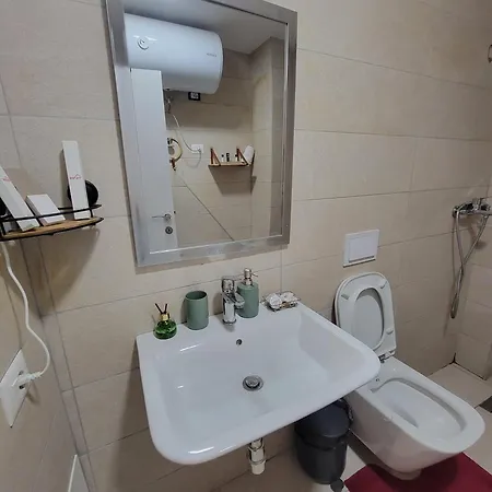 Square 21 Number 8 *