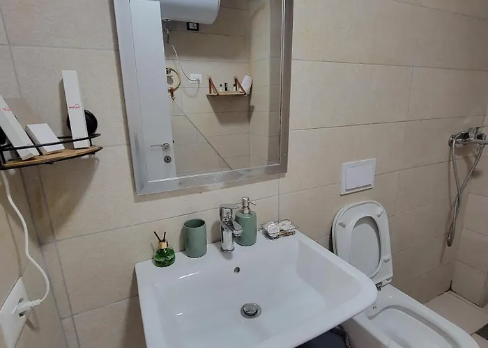 Square 21 Number 8 *